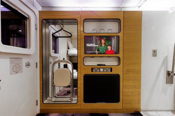 LGW_Premium_Twin_Cabin